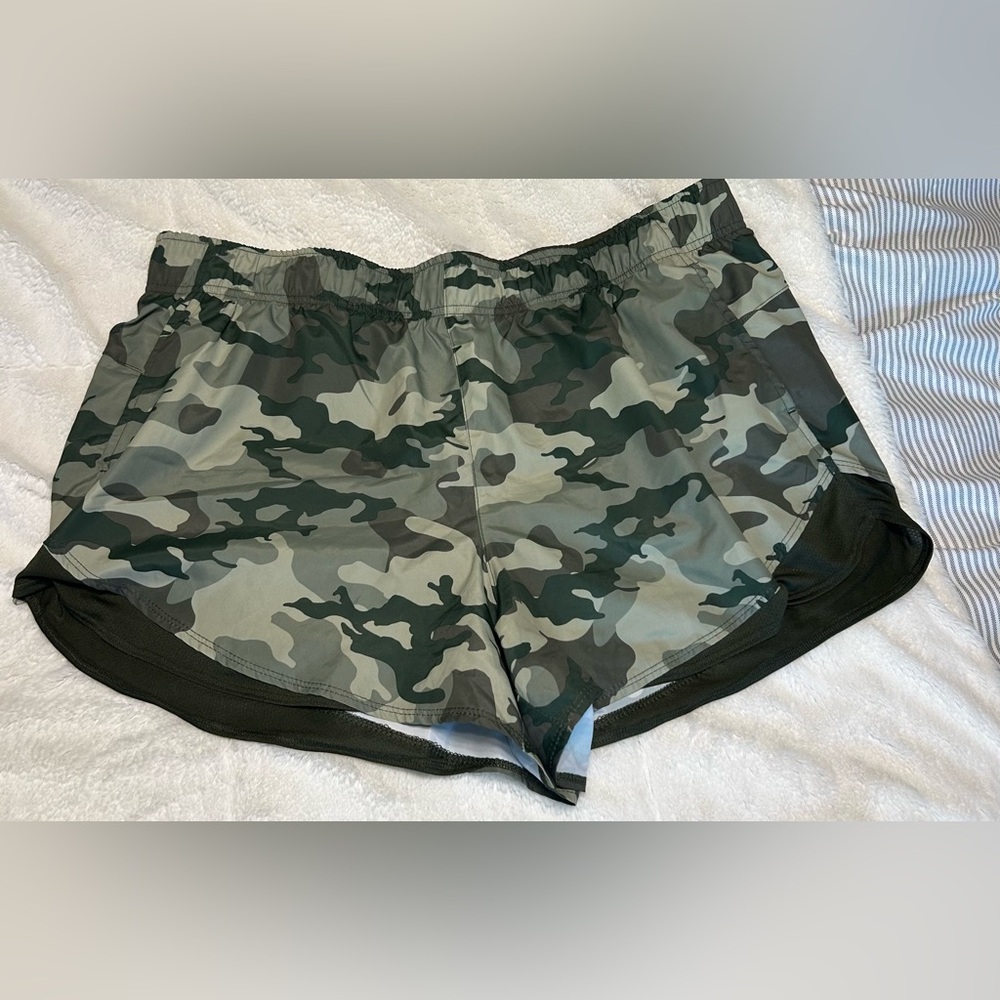 Camo Green Women's Shorts